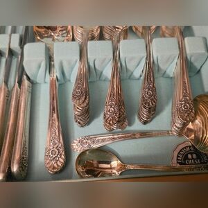 Jubilee pattern | Flatware | Stunning Design | Guc!